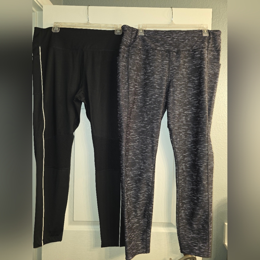 Bundle of 2 Women's Athletic Works & Avia Black Leggings XXL